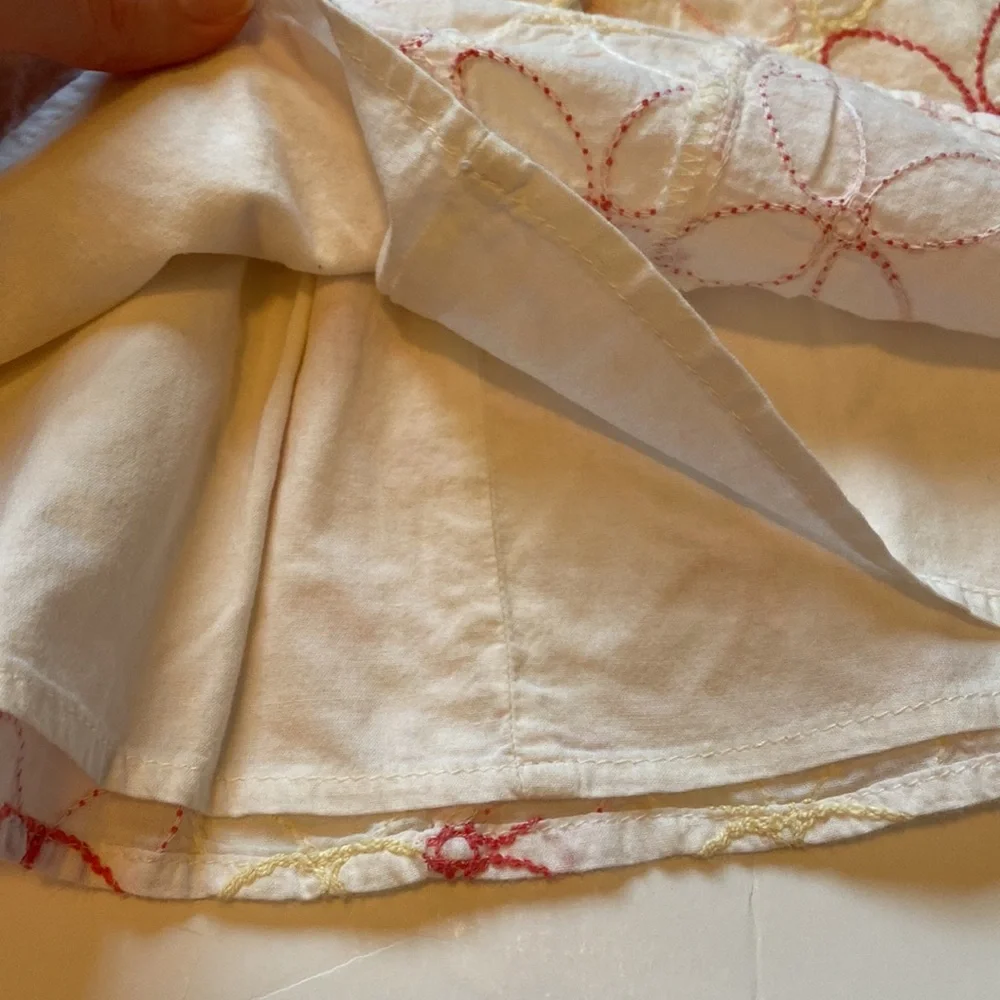 EUC old navy embroidered skirt